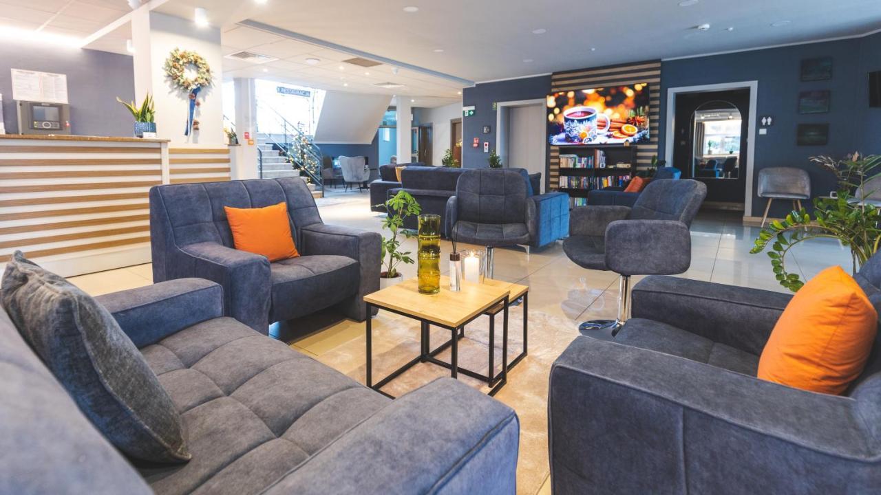 Hotel Akwawit Лешно Экстерьер фото