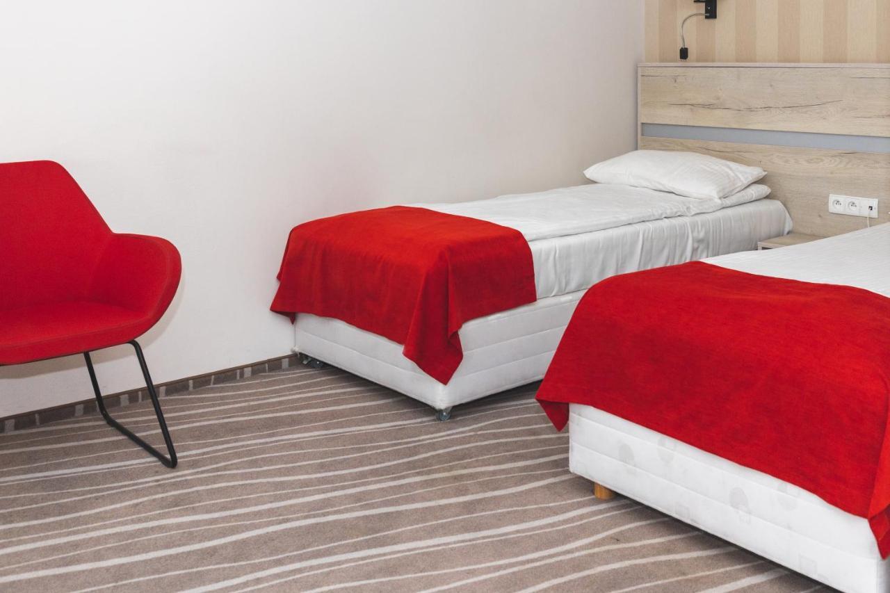 Hotel Akwawit Лешно Экстерьер фото