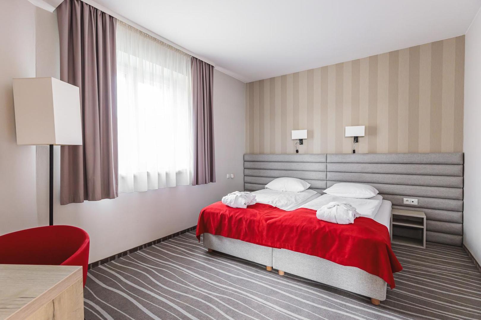 Hotel Akwawit Лешно Экстерьер фото