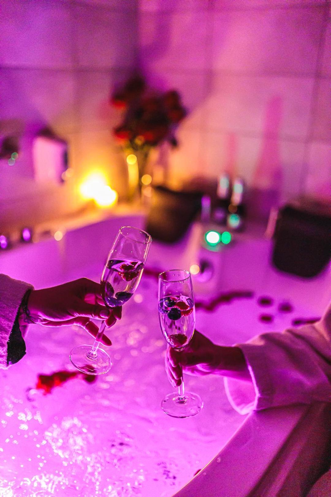 Hotel Akwawit Лешно Экстерьер фото