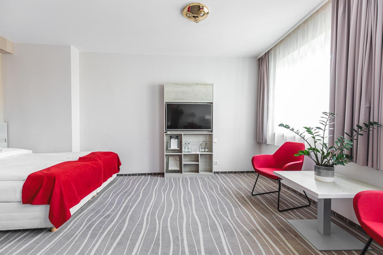 Hotel Akwawit Лешно Экстерьер фото