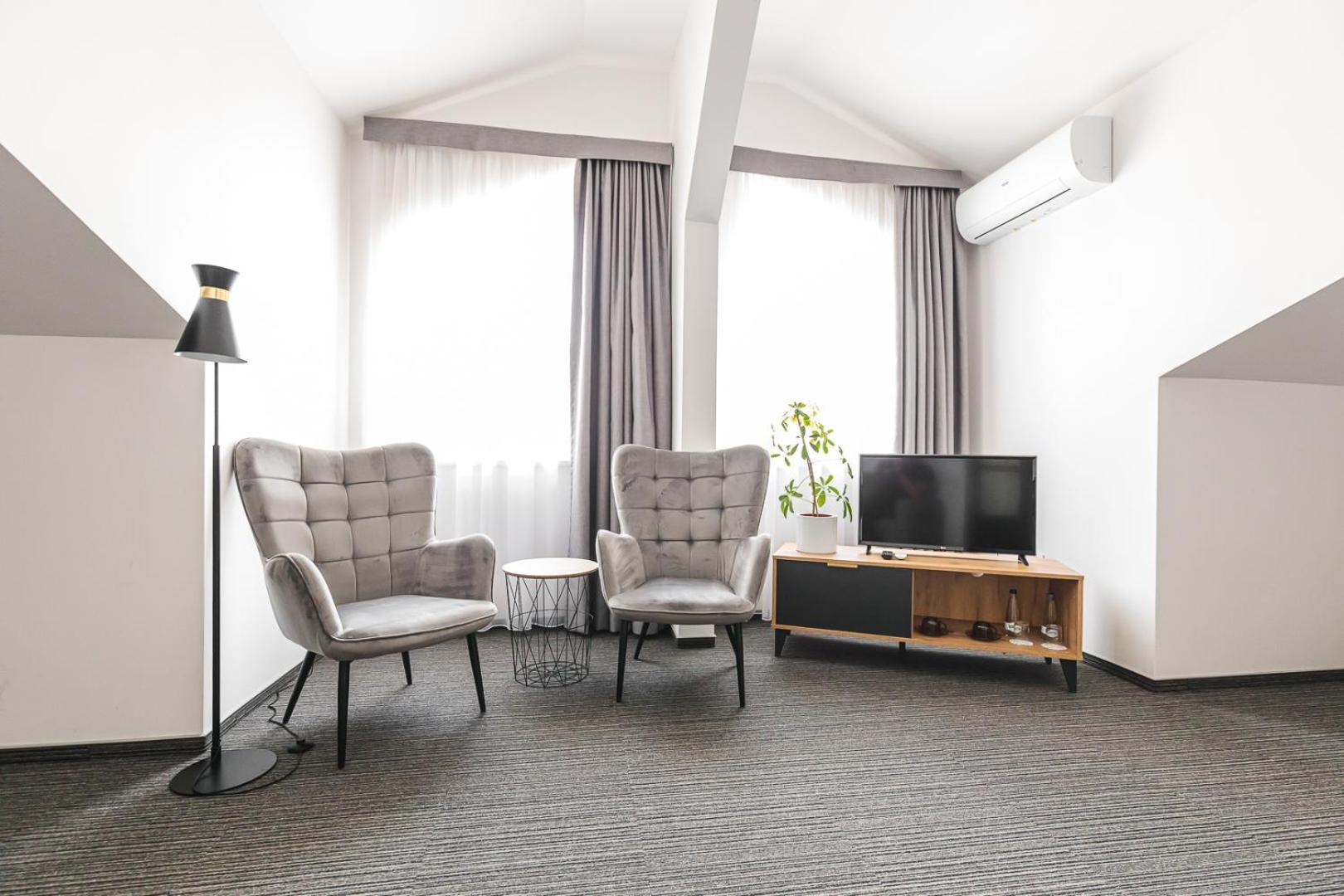 Hotel Akwawit Лешно Экстерьер фото