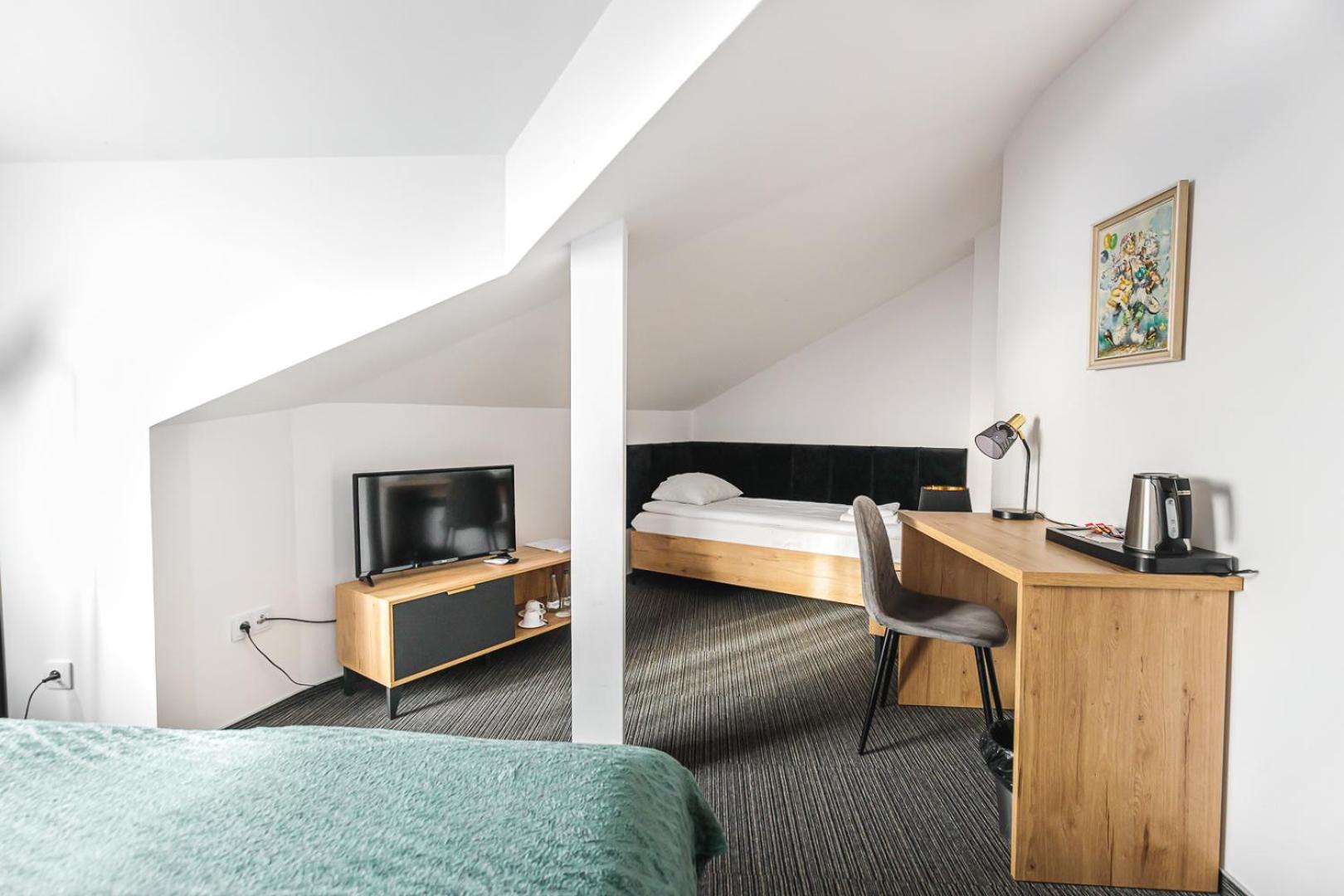 Hotel Akwawit Лешно Экстерьер фото