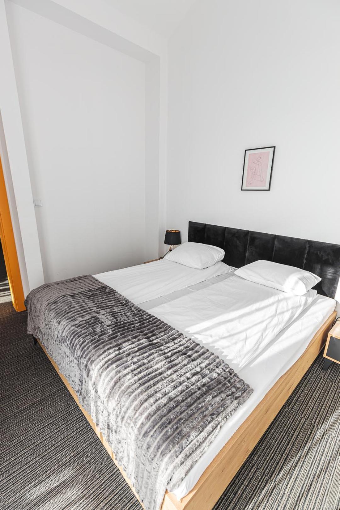 Hotel Akwawit Лешно Экстерьер фото
