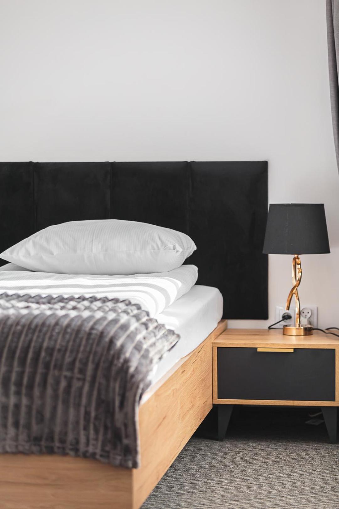 Hotel Akwawit Лешно Экстерьер фото