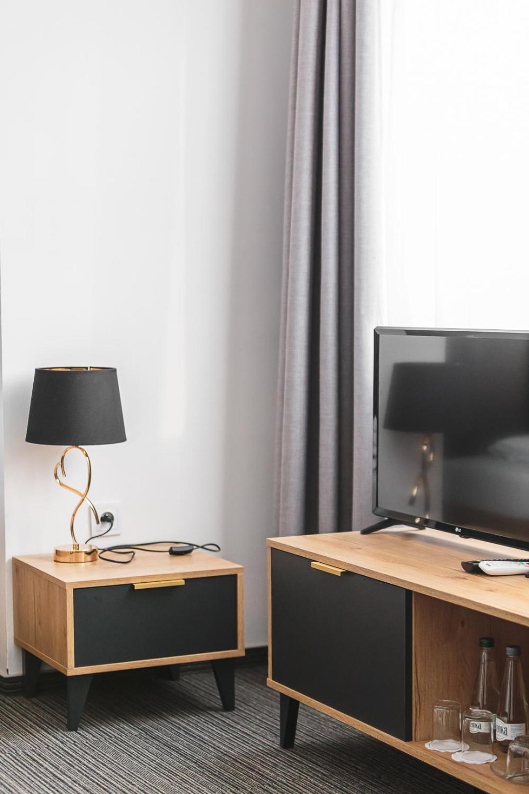 Hotel Akwawit Лешно Экстерьер фото