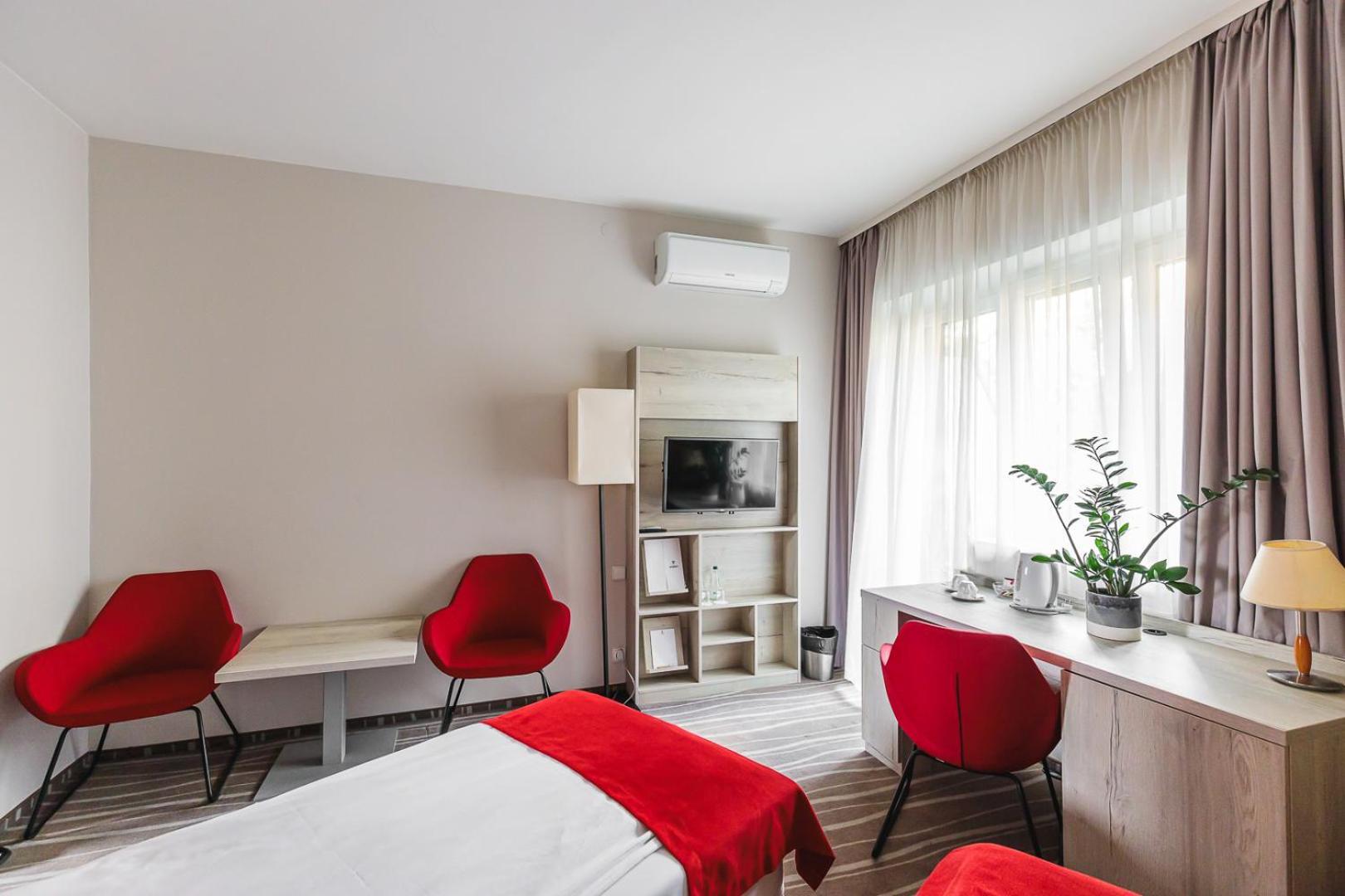 Hotel Akwawit Лешно Экстерьер фото