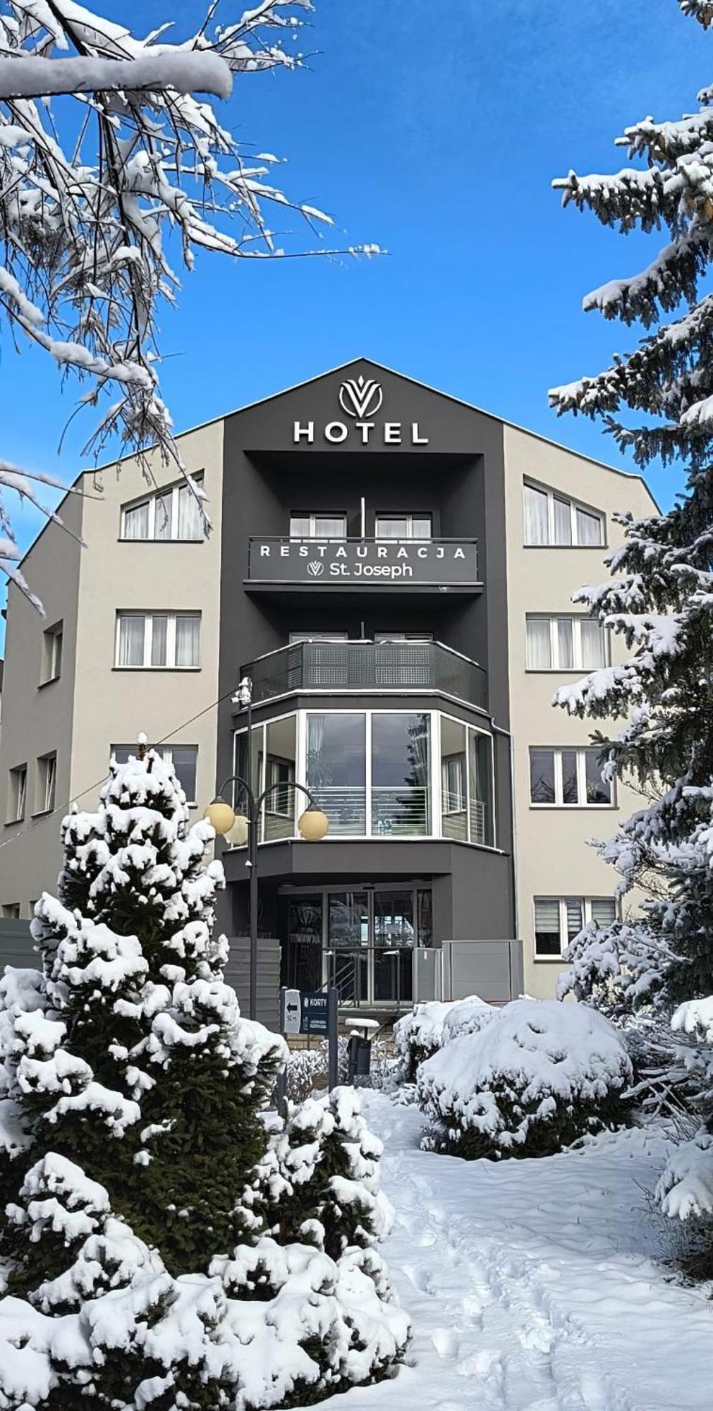 Hotel Akwawit Лешно Экстерьер фото