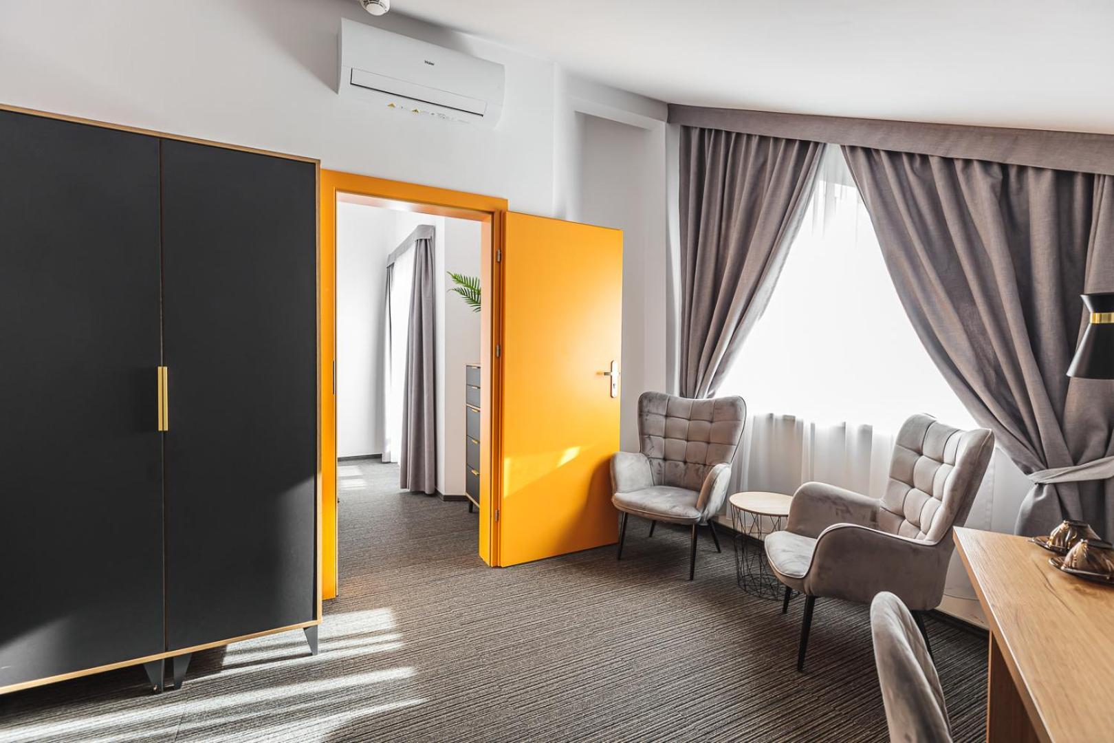 Hotel Akwawit Лешно Экстерьер фото