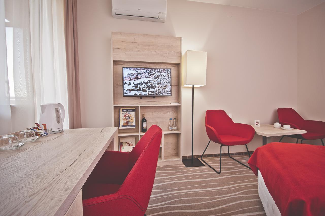 Hotel Akwawit Лешно Экстерьер фото