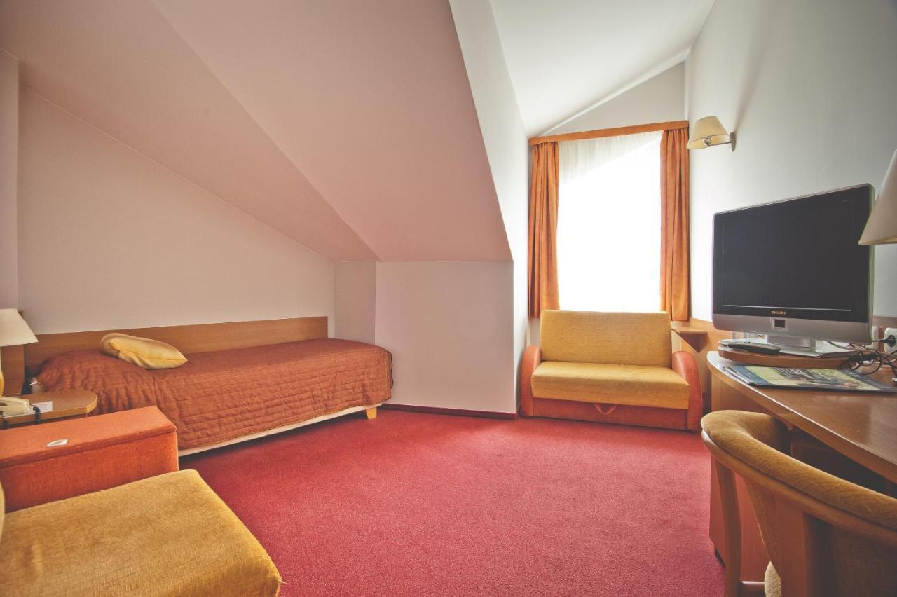 Hotel Akwawit Лешно Номер фото
