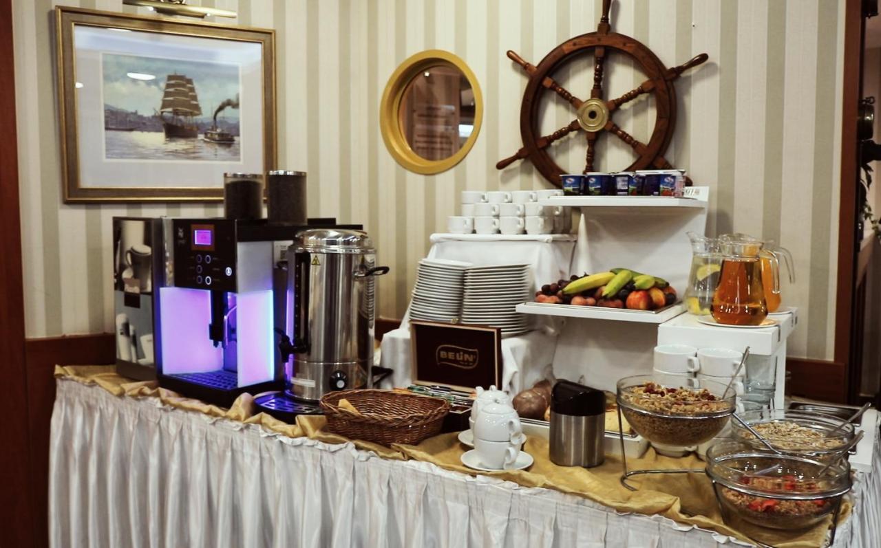 Hotel Akwawit Лешно Экстерьер фото